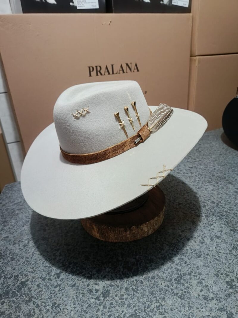Chapeu Personalizado 3 Cravos De Ferradura  Aba 10 Gelo Original Pralana G
