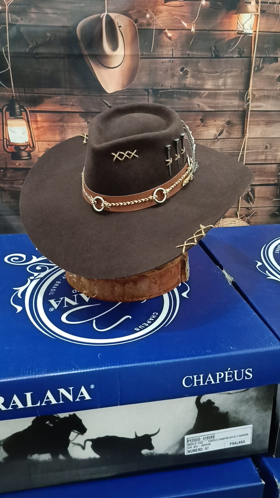 CHAPÉU 3 CRAVOS ABA LARGA COPA BAIXA PANTANEIRO ABA 13 MARROM TAM 62