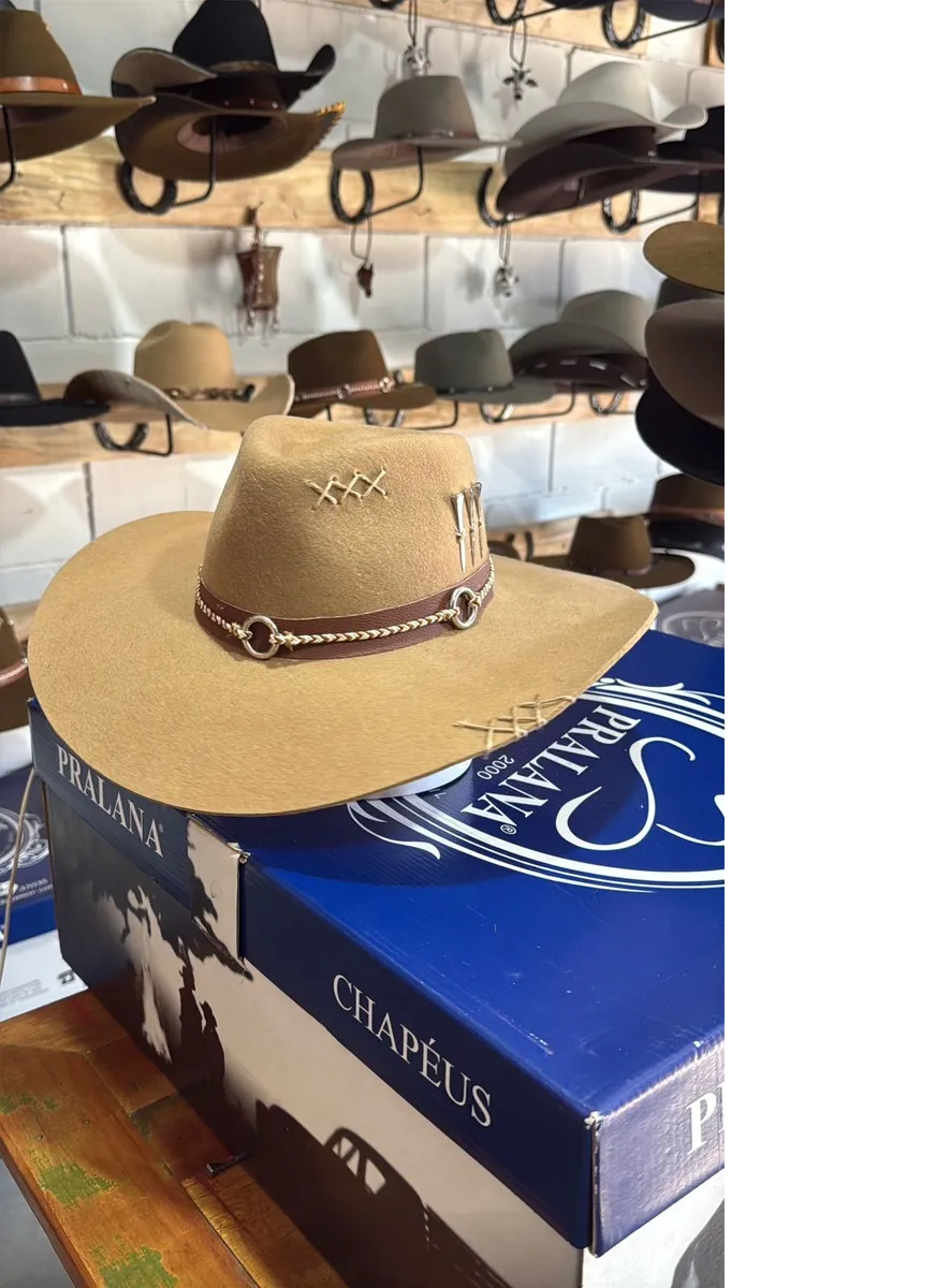 CHAPÉU 3 CRAVOS CAMEL ABA 10 C/ BANDA DE ARGOLA TAM GG