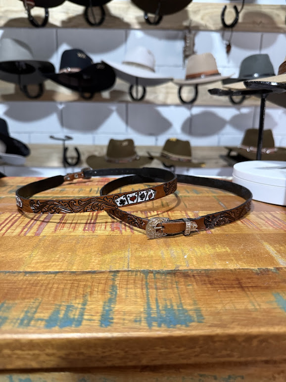 Bandinha De Chapéu Baralho Marrom